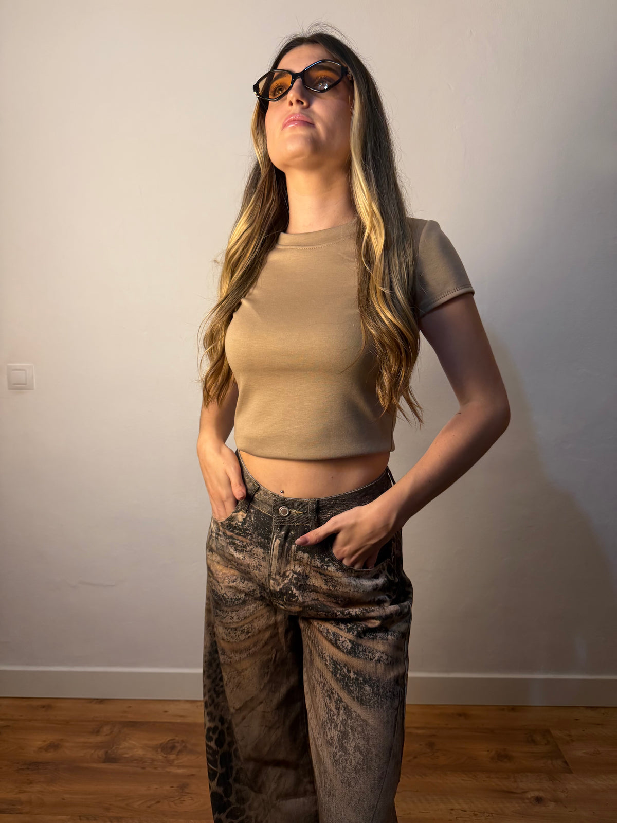 CAMISETA BASIC BEIGE