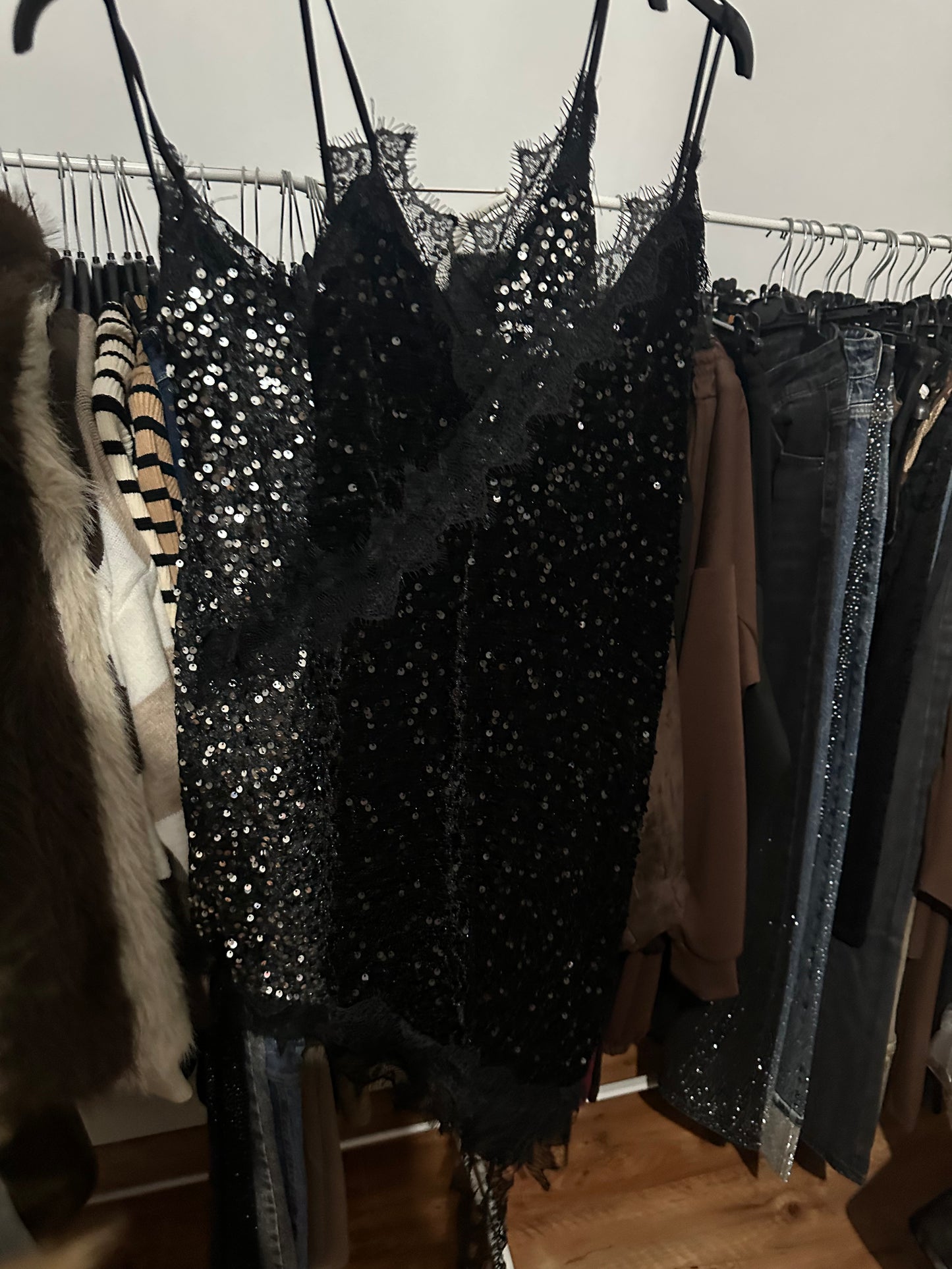 VESTIDO ASIMETRIC LENTEJ